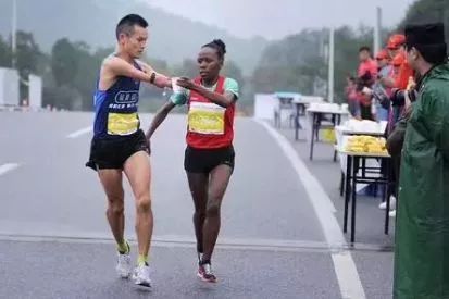 马拉松中国记录保持者_中国首届马拉松_马拉松中国选手排名